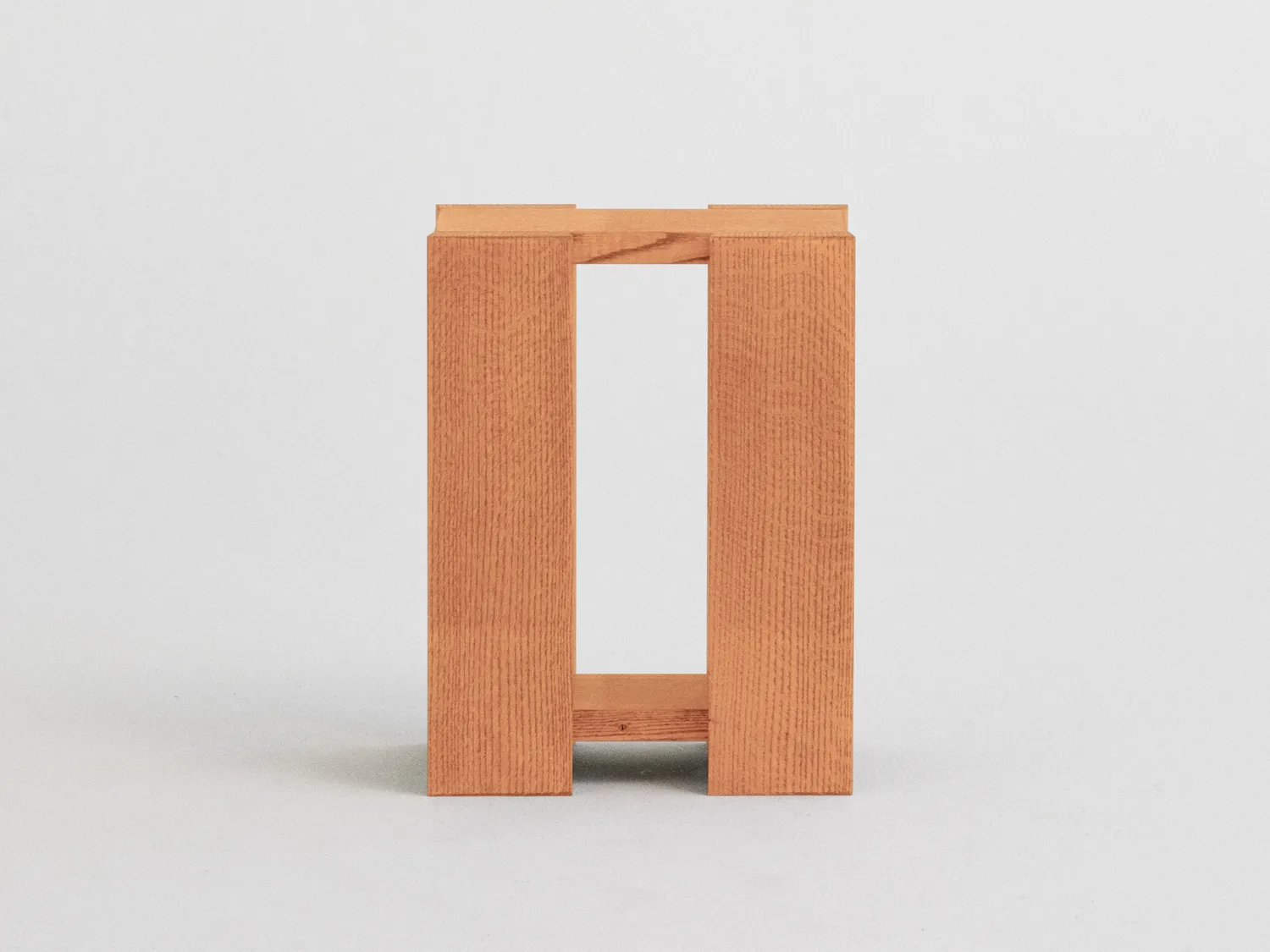 RYE Etagére sidebord høj olieret rødeg