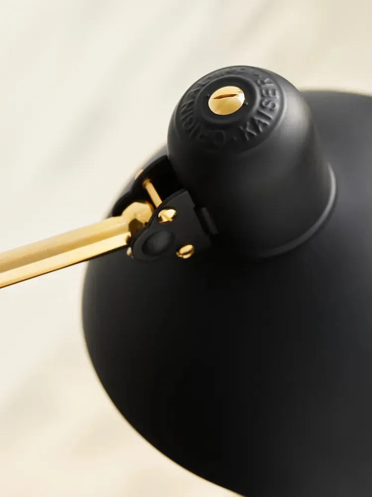 Fritz Hansen Kaiser Idell 6580-F gulvlampe justerbar