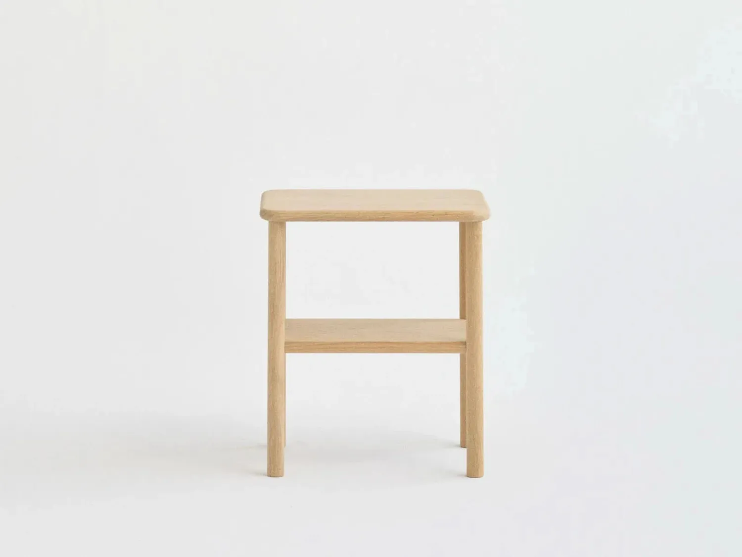 RYE Alling sengebord træ afrundet design