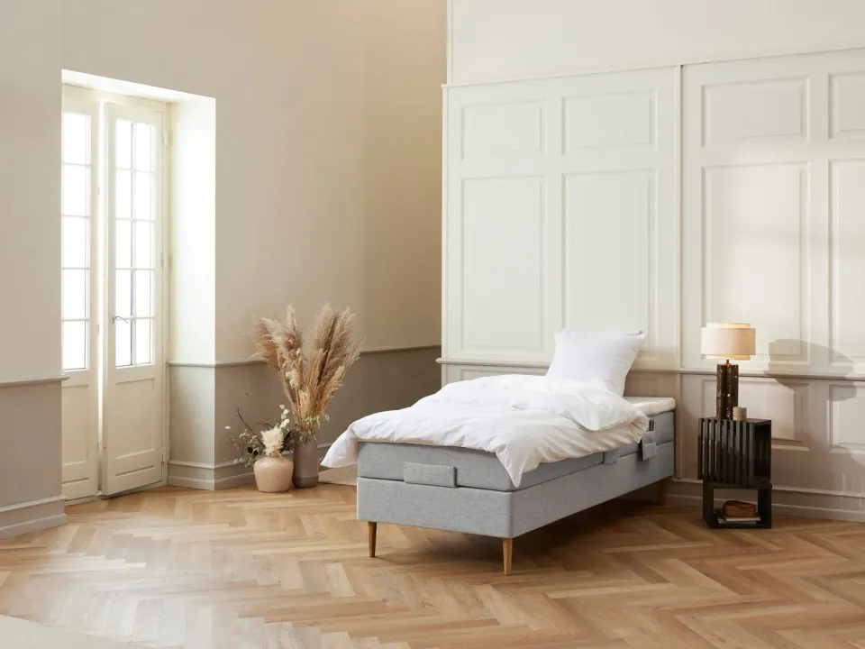 Fabrikkens Luksus Stockholm elevationsseng lysegrå 90x210 cm