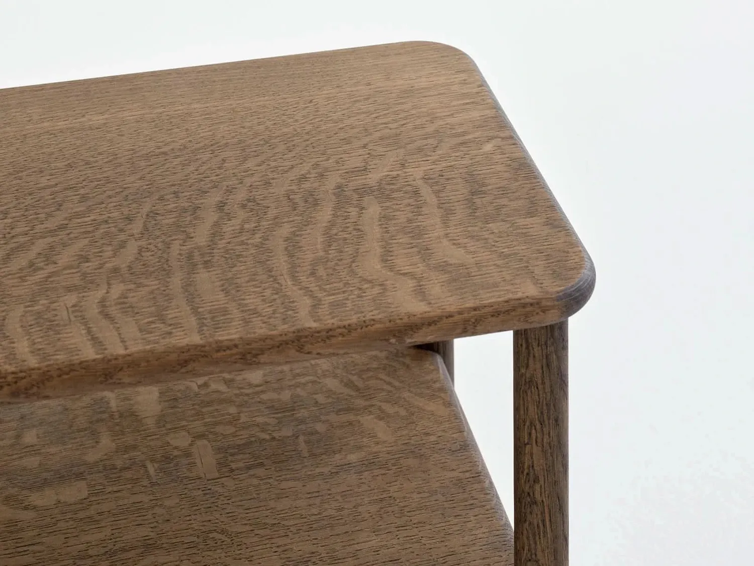RYE Alling sengebord træ afrundet design