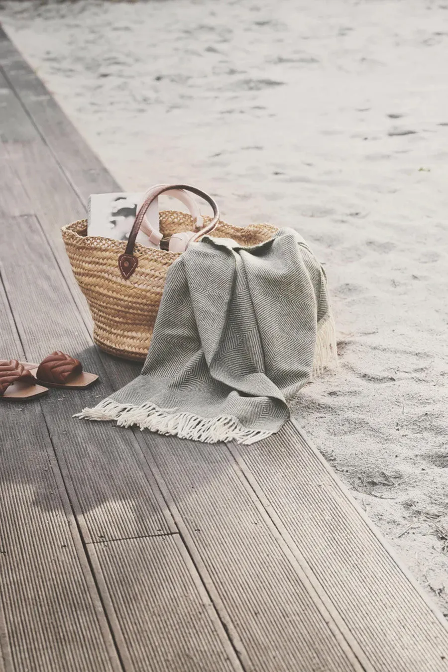 Silkeborg Uldspinderi La Paz plaid dark grey baby alpaka