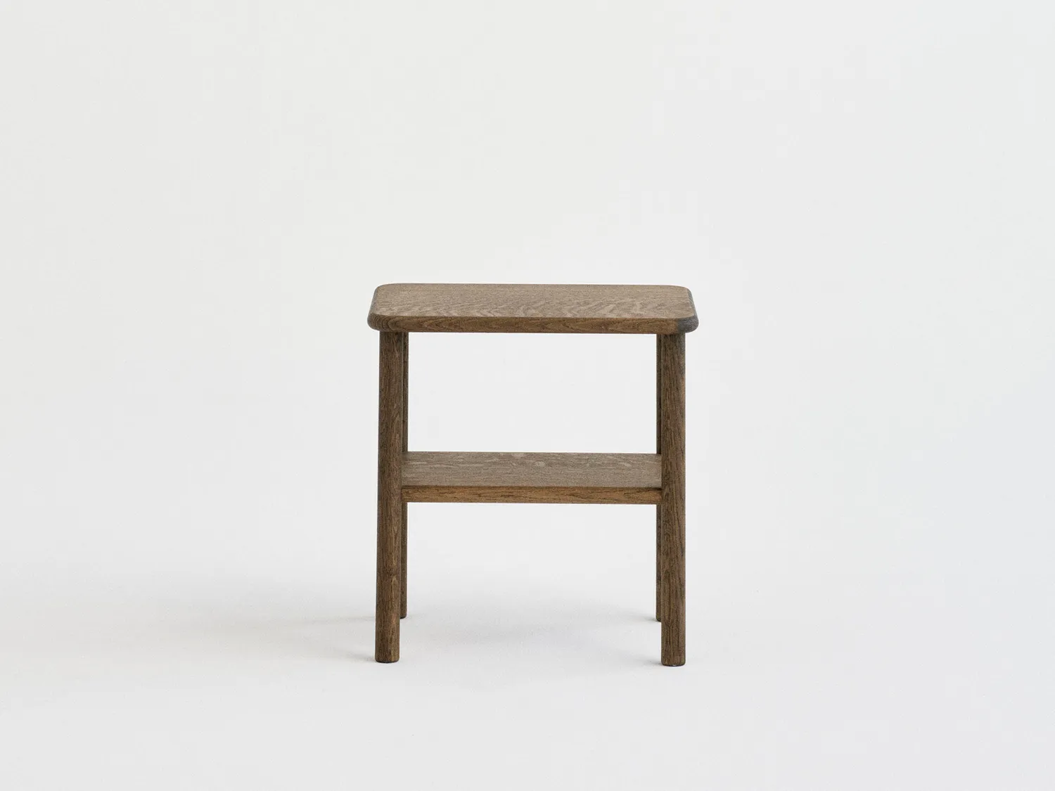 RYE Alling natbord røget eg rundt sidebord