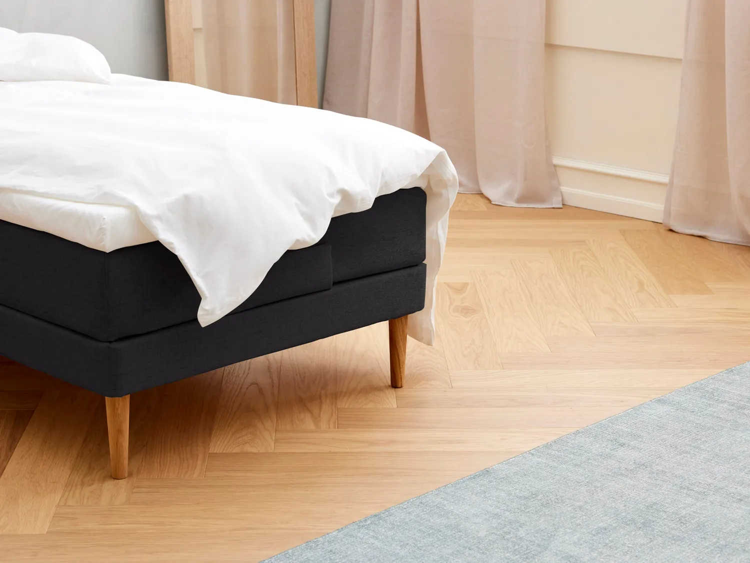 Fabrikkens Kølende elevationsseng Sort 90x210 cm