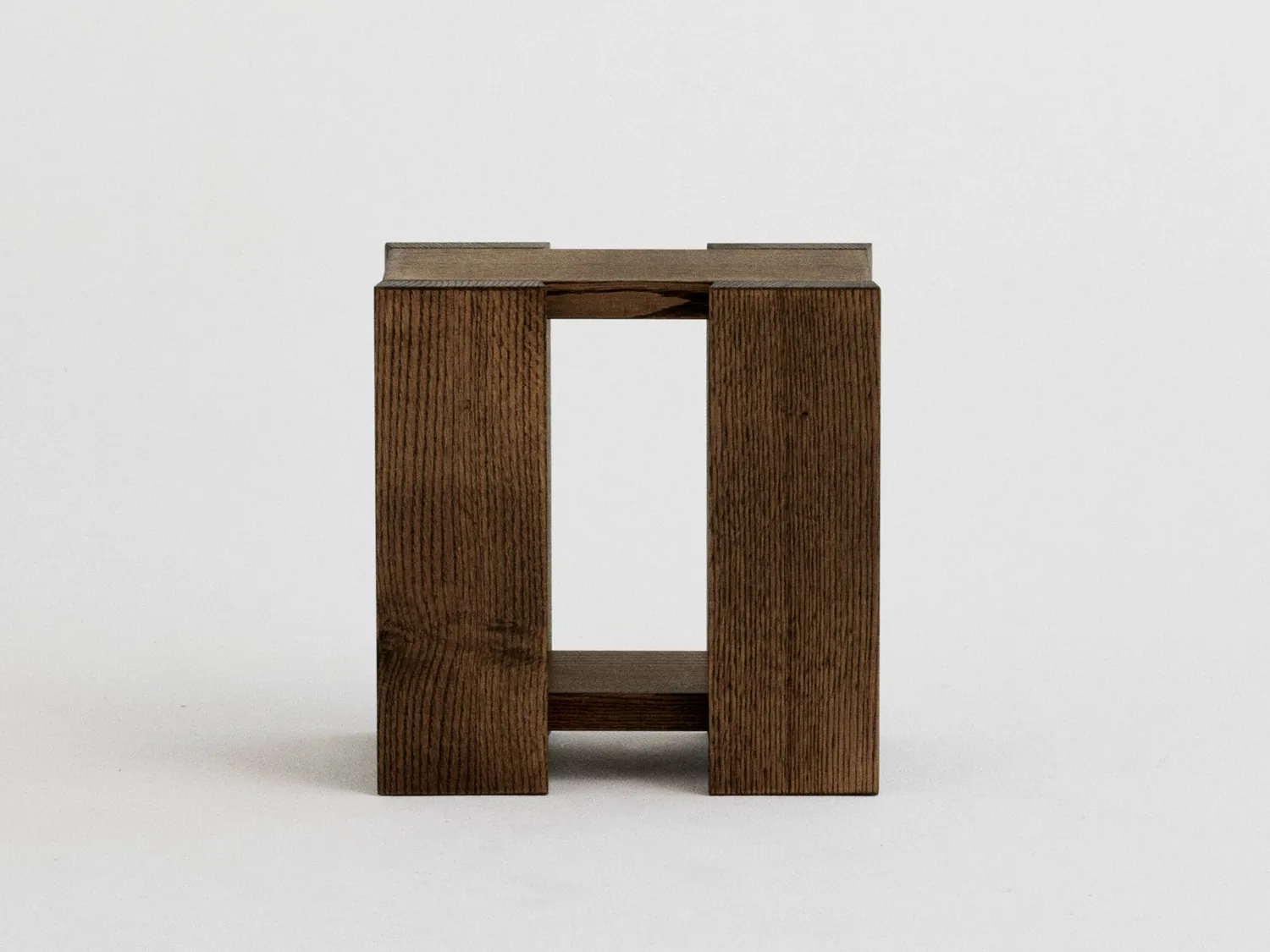 RYE Etagere sidebord medium røget eg massiv