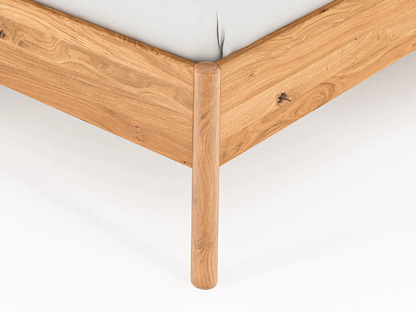 Nordic Design sengeramme 90x200 massiv eg med gavl