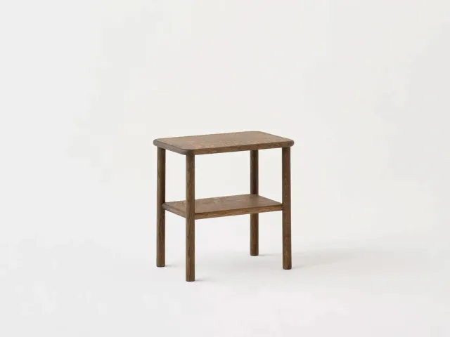RYE Alling sengebord træ afrundet design