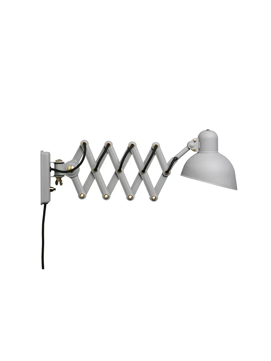 Fritz Hansen Kaiser Idell 6718-W sakselampe sort