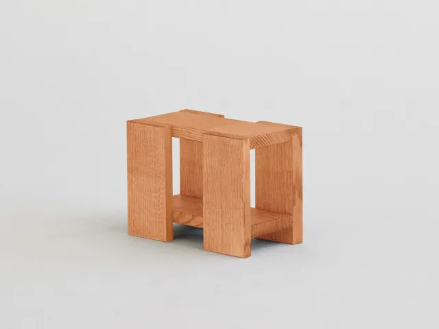 RYE Etagere lavt sengebord olieret rød eg