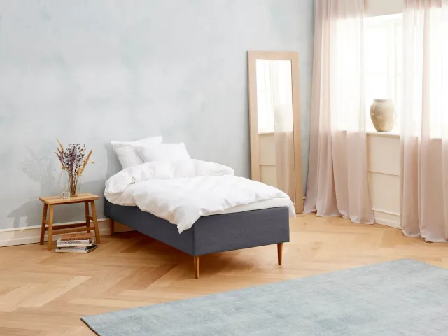 Fabrikkens Kølende boxmadras 80x200 antracit fast