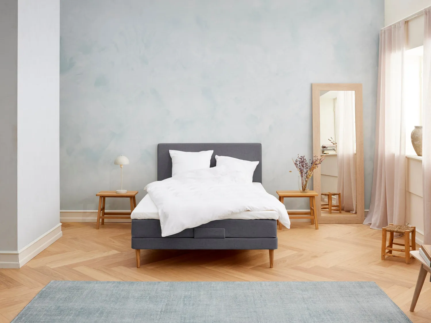 Fabrikkens Kølende Elevation elevationsseng 140x200 antracit kølende