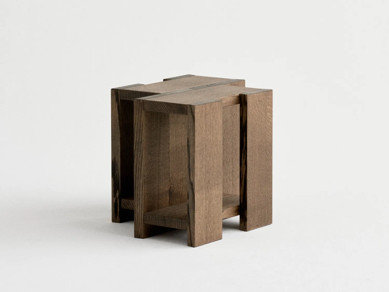 RYE Etagere sidebord medium røget eg massiv
