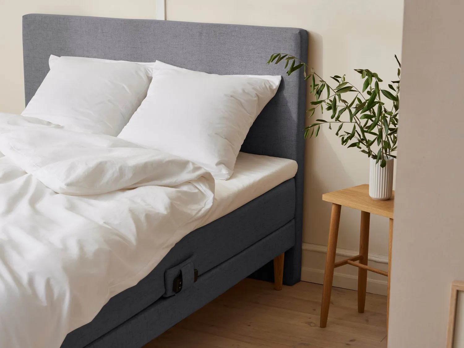 Sengefabrikken Tromsø Elevation elevationseng 105x210 antracit