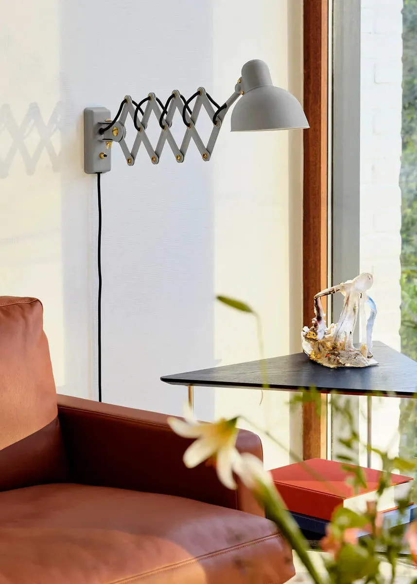 Fritz Hansen Kaiser Idell 6718-W sakselampe sort